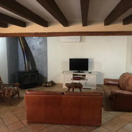 Hébergement de vacances 14 Personnes à La Campagne Les Perards